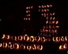 Удивительное световое шоу из «Великого  тыквенного дома»