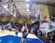 В Челябинске сняли баскетбольный матч глазами игрока