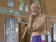 90-летний прыгун с шестом установил новый мировой рекорд
