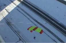 Бэйсджамперы прыгнули с курской 17-этажки