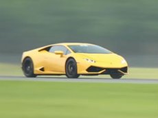 Lamborghini Huracan разогнался до 400 км/ч за 800 метров