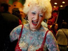 Самая татуированная пенсионерка в мире