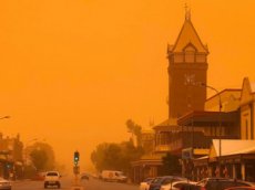 Песчаная буря накрыла Сидней и Канберру