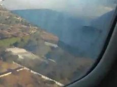 Пассажир снял падение самолета из салона