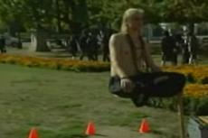 Иллюзионист из Голландии устроил сеанс левитации перед Белым Домом