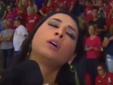 Чемпионка упала в обморок в прямом эфире во время интервью