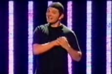 Английский комик исполнил мим-версию песни Натали Имбрульи