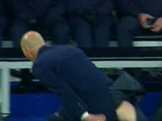 Зидан порвал брюки после промаха Бензема в матче с «Вольфсбургом»