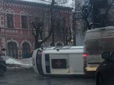 Драка на месте ДТП с перевернувшейся скорой