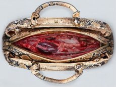 Защитники животных испугали покупателей