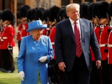 Трамп оконфузился на встрече с королевой Великобритании