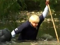 Мэр Лондона упал в реку, открывая кампанию по очистке водоемов