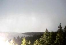 Пораженная молнией женщина выжила, сняв уникальное видео