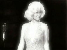 Дженнифер Лопес превратилась в Мэрилин Монро