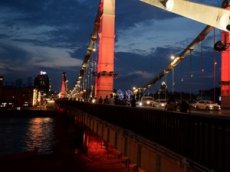 Каскадер устроил "огненное сальто" на Крымском мосту