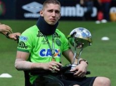 Выживший в авиакатастрофе вратарь забил мяч протезом ноги