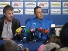 Фанаты "Левски" сорвали презентацию нового тренера
