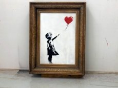 Бэнкси показал, как уничтожил свою картину на аукционе Sotheby"s