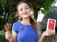 Студентка съела 255 кебабов за 23 минуты