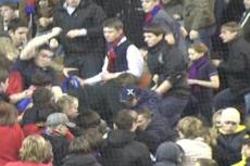 Матч "ЦСКА"-"Спартак" закончился бойней фанатов