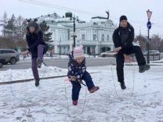 Челябинцы показали трюки со скакалкой на фоне омских достопримечательностей