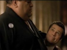 Брэд Питт стал слугой сумоиста в японской рекламе сотовых телефонов