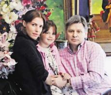 Вдова Белоусова тайно увезла дочь от мужа-миллионера в Америку: шпионское видео