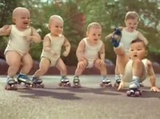 Вода Evian ставит младенцев на ролики