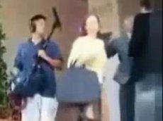 Разоблачитель «лунной аферы» получил по физиономии