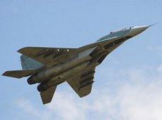 Экстремальное снижение МиГ-29 сняли на видео