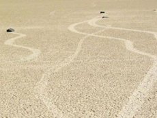 Ученые разгадали тайну блуждающих камней в Долине Смерти