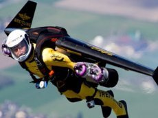 Полет на реактивном крыле над Альпами