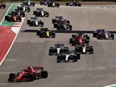 Смешные звуки на Гран-при Формулы-1 попали на видео