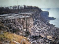 Ниагарский водопад без воды