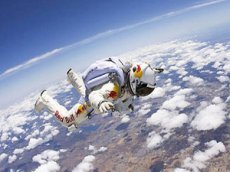 Австриец совершил прыжок с высоты 21,8 км