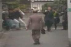 Как японские флэшмоберы вводят в заблуждение сограждан