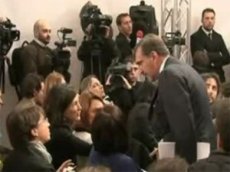 Берлускони обругал журналиста