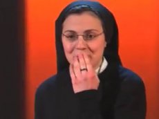Победительницей итальянской версии шоу «Голос» стала монахиня