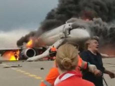 Опубликовано видео эвакуации пилота через окно из горящего SSJ100