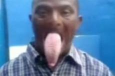 Южноамериканец показал самый длинный язык в мире