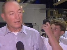 Подросток разбил яйцо о голову австралийского сенатора