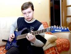 Девятилетнему гитаристу предложили контракт на 340 концертов в год