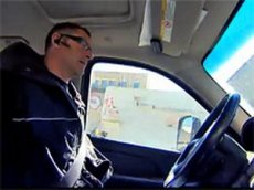 Безрукий канадец отсудил право не пристегиваться за рулем