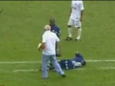 В матче чемпионата Бразилии тренер ударил арбитра