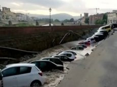 Во Флоренции из-за провала грунта пострадало 20 автомобилей