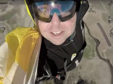 Панорамное видео прыжка с парашютом с высоты 1,5 километров