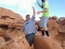 Вожатому скаутов в США грозит суд за брошенный камень