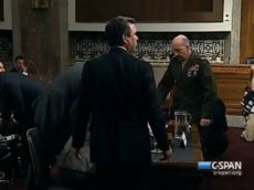 Американскому генералу стало плохо во время выступления Маккейна