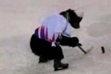 Медведи тоже играют в хоккей