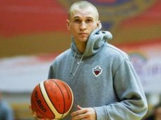 Баскетболист «Уфимца» потрогал за попу чирлидершу